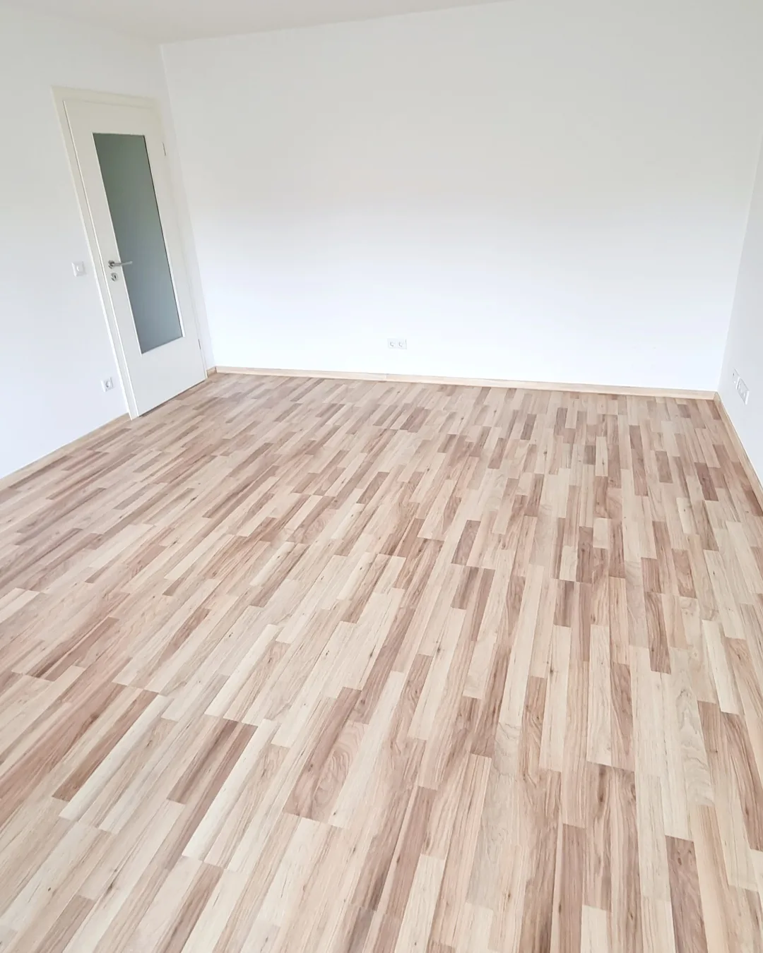 Renovierter, bezugsfertiger Wohnraum von Bauvia Concept
